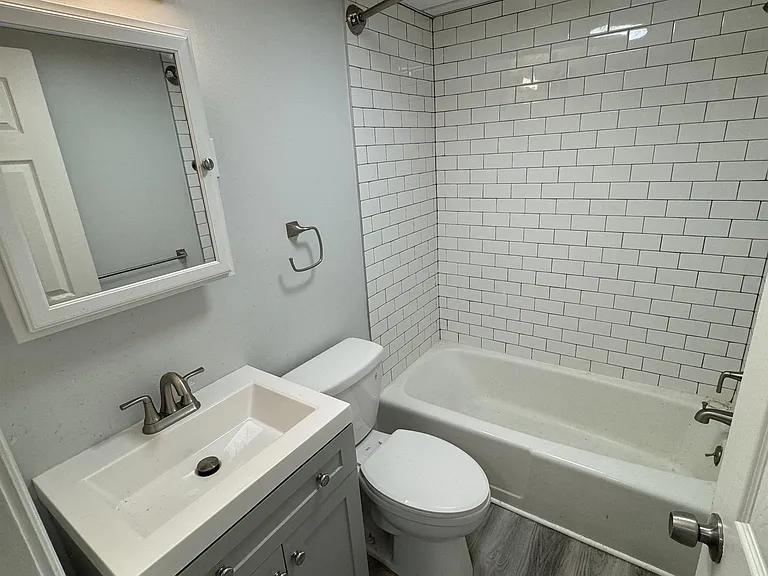 906 Erdner Ave #4 — Photo 3