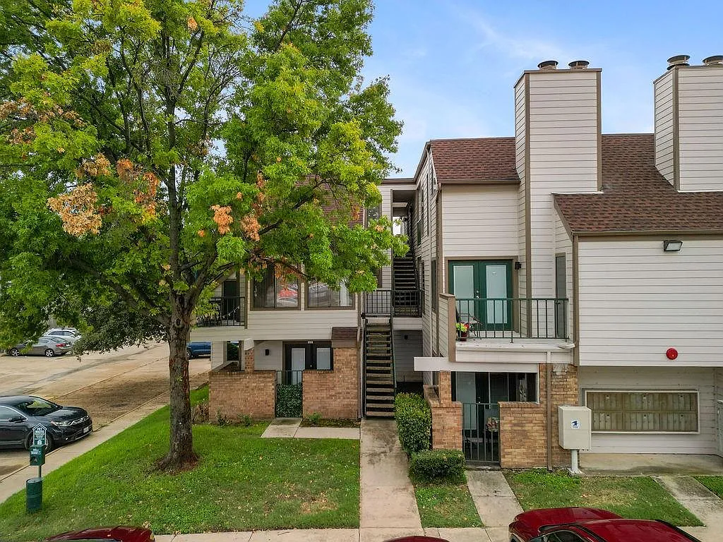 2 bed, 894 sqft, $1,465 — Photo 3