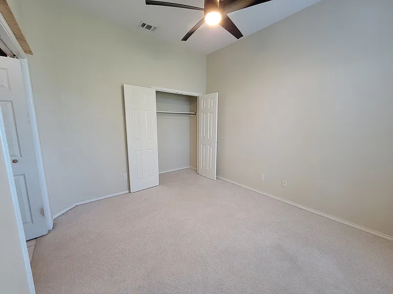 2704 Amherst Ave — Photo 9