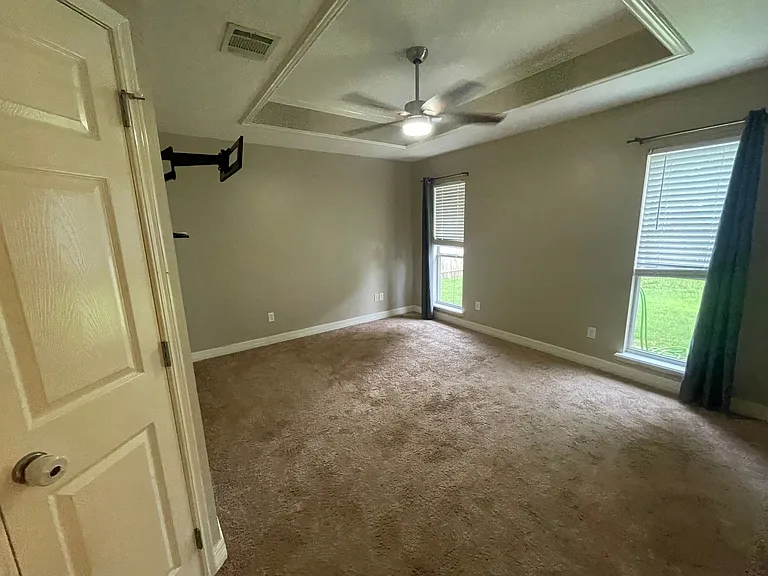 361 Gaston Ln — Photo 2