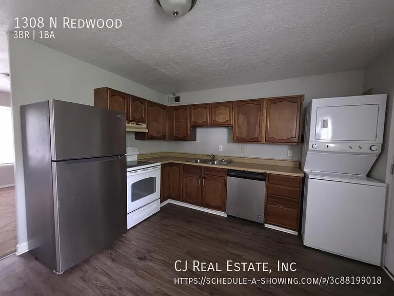 1308 N Redwood Dr — Photo 6
