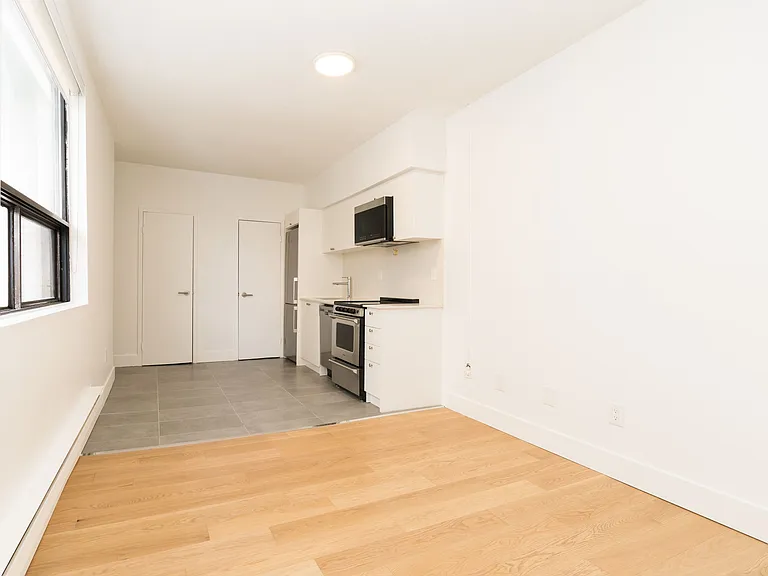 28 Maynard Ave — Photo 7