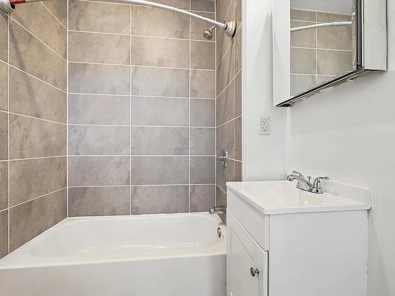 623 E Wishart St — Photo 11