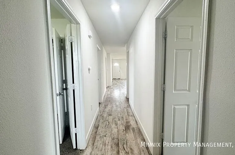 1519 E 14th St — Photo 23