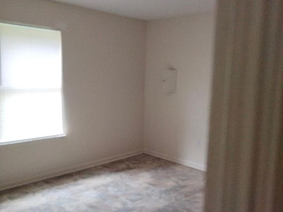 2nd image of 901 W 15th Ave