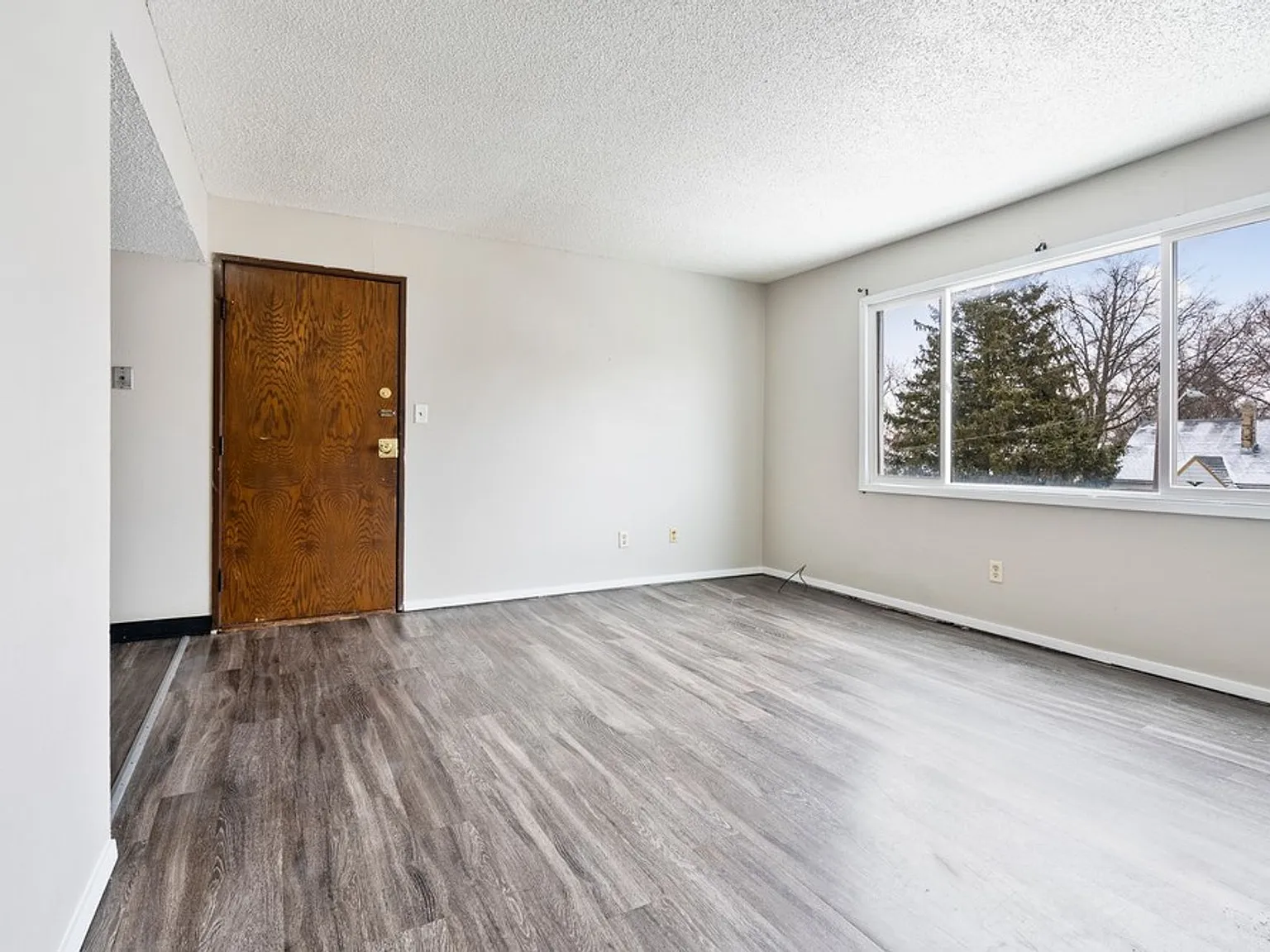 Receive 1 Month FREE Rent at Leavitt Park! — Photo 3
