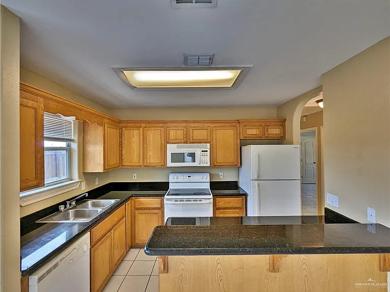 3900 Park Place Ave #2 — Photo 5