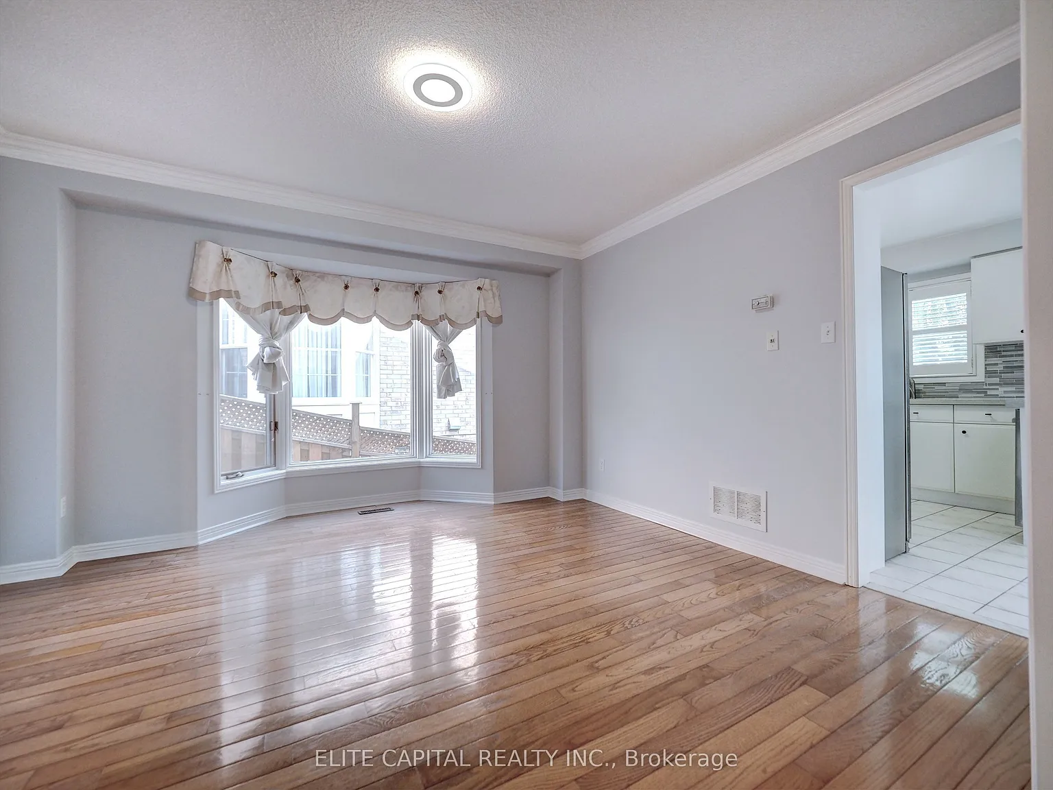 4 bed, $4,500 — Photo 3