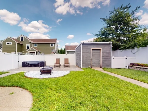 25-27 Charlotte Rd, Waltham, MA 02453