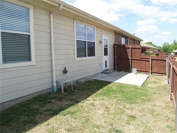 2nd image of 2377 San Jacinto Dr