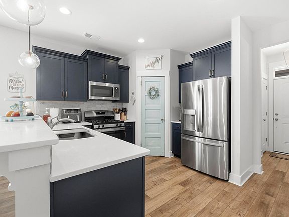 3rd image of 17 Alkanet Way