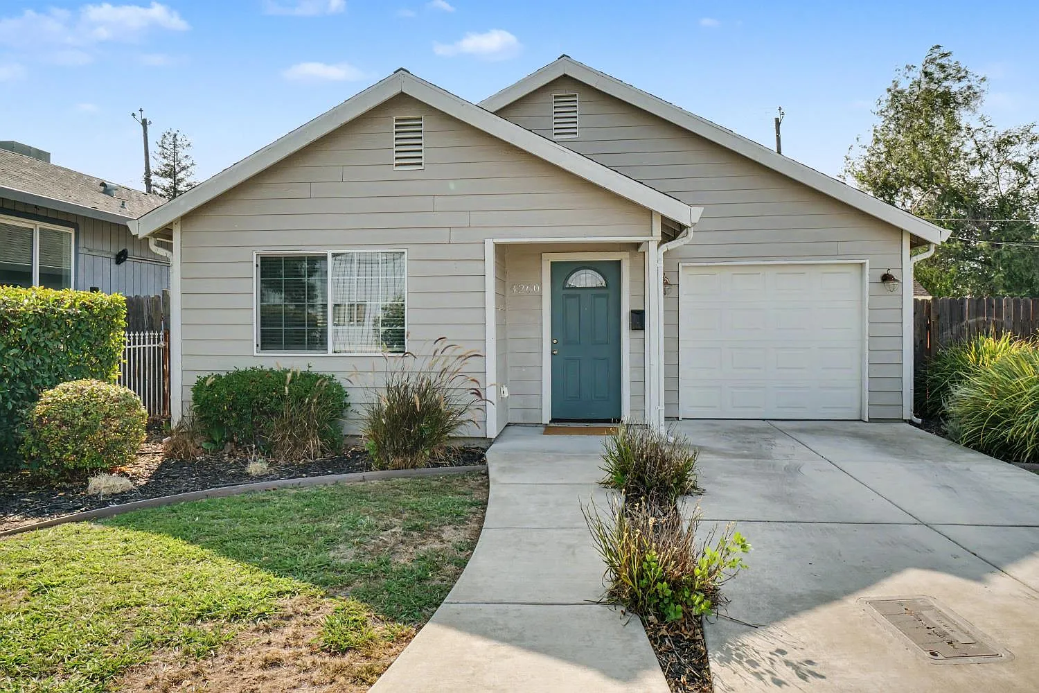3 bed, 963 sqft, $2,025 — Photo 1