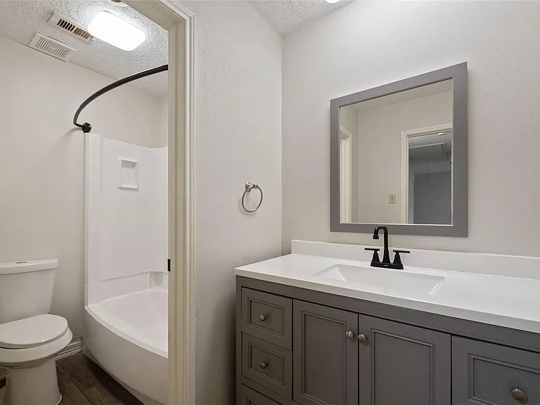 11805 Southlake Dr — Photo 18