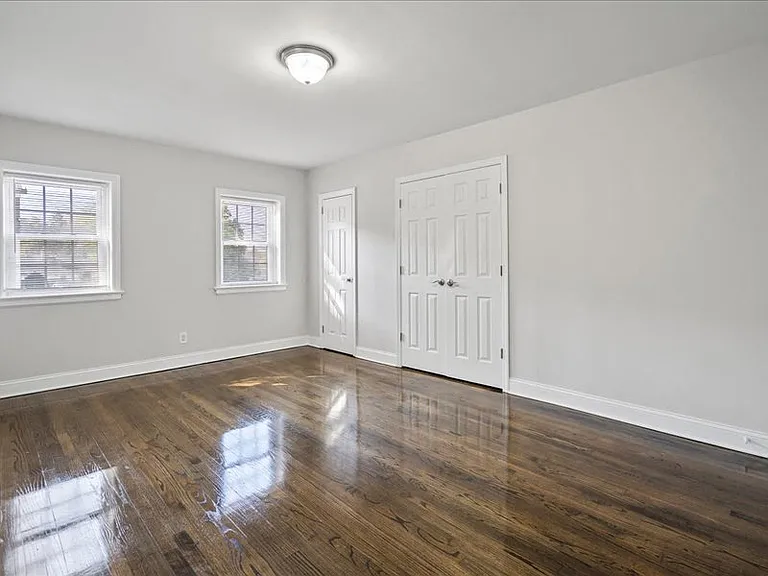 Scotland Park Townhomes — Photo 30