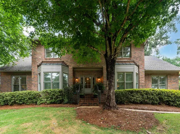 2704 Countrywood Way, Vestavia, AL 35243
