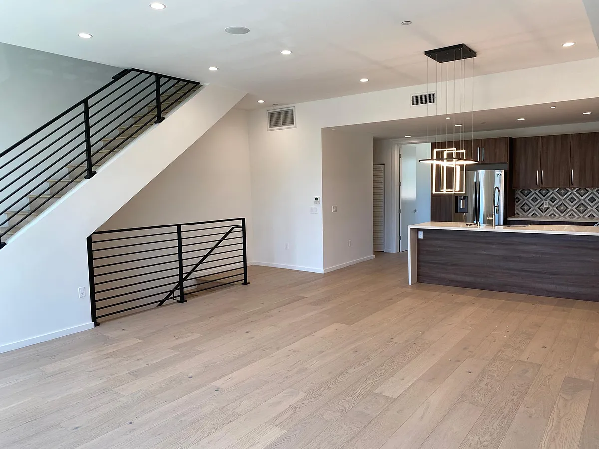 Building Photo - 2019 S Redondo Blvd #C