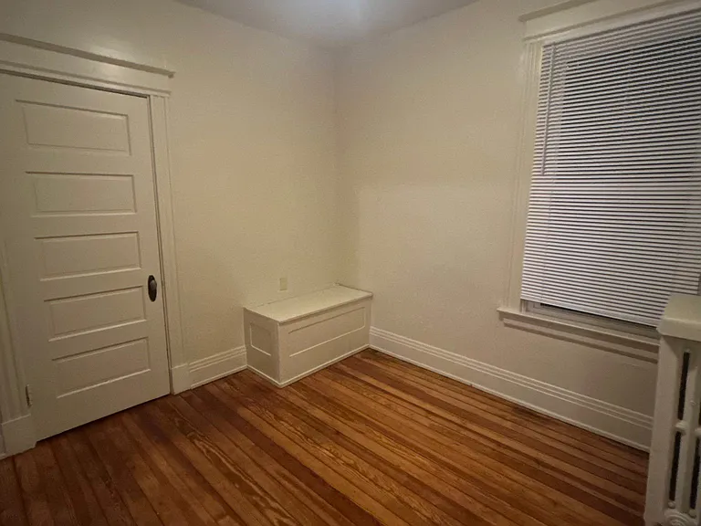 740 E 10th St #2 — Photo 5