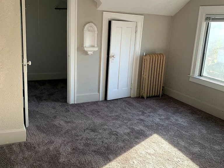 822 Hawthorn Ave — Photo 9
