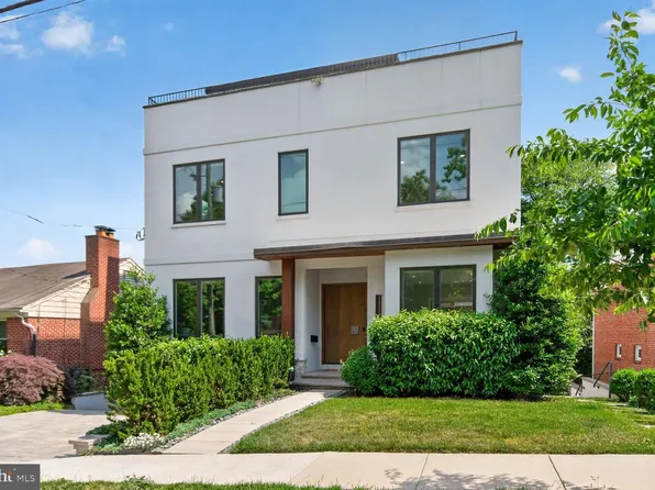4512 Salem Ln NW, Washington, DC 20007