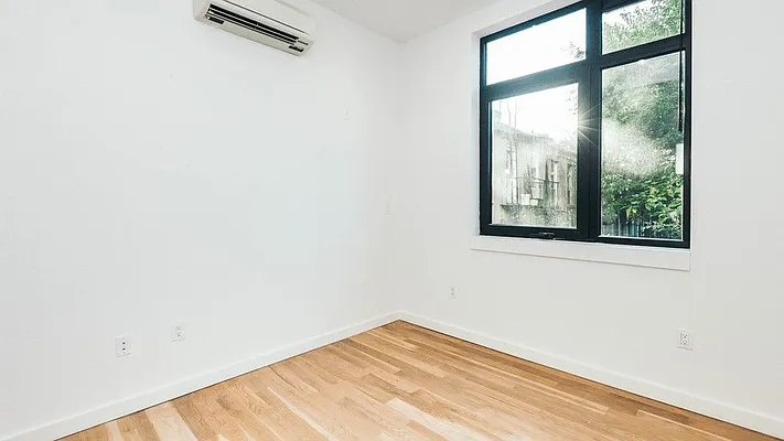 Rented by Nooklyn NYC LLC | media 64