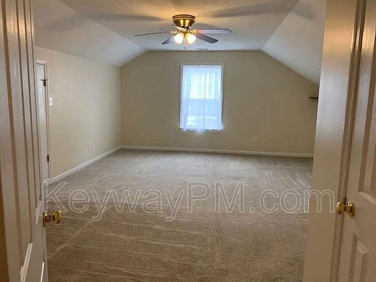 4890 Somerset Dr — Photo 11