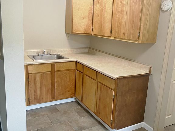 3rd image of 442 Lakeland Dr #1