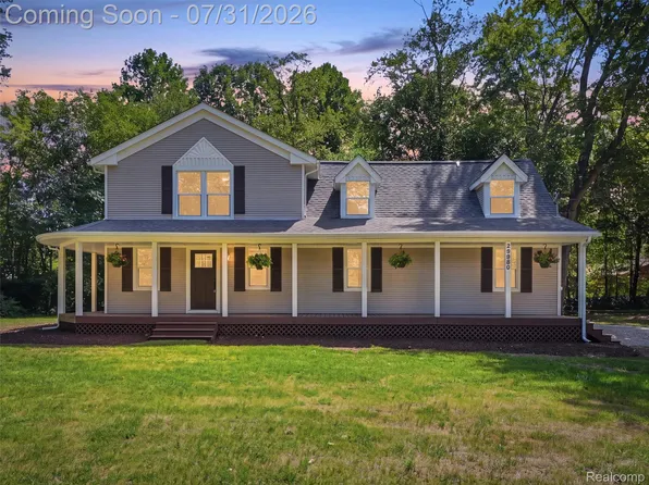 25980 Lyman Ln, New Hudson, MI 48165