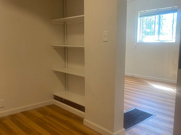3rd image of 1843 Macarthur Blvd #103