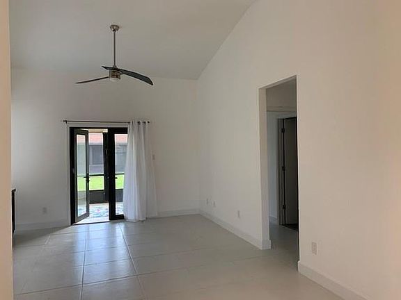3rd image of 2367 SE Breckenridge Cir