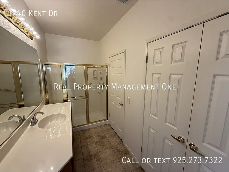 1740 Kent Dr — Photo 10