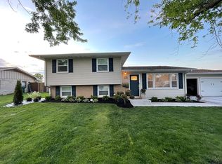 404 Crestview Dr, Mattoon, IL 61938