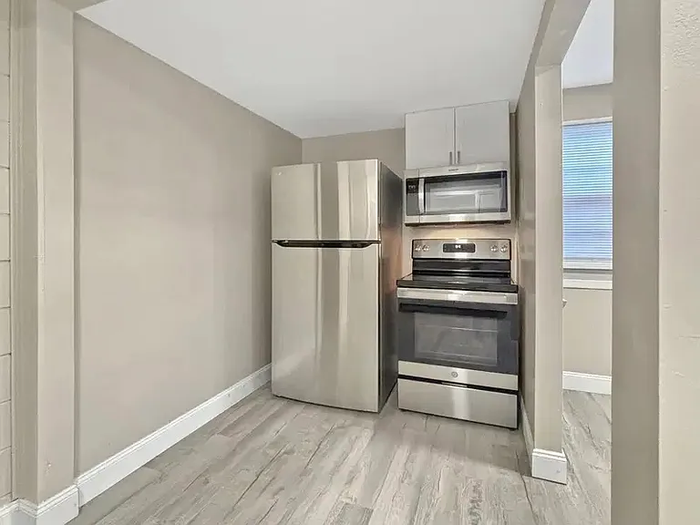 104 S Beechtree St #B — Photo 4
