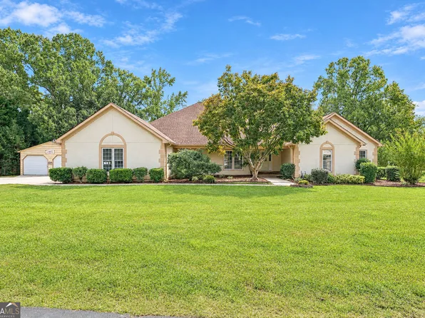 415 McIntosh Rd, Brooks, GA 30205