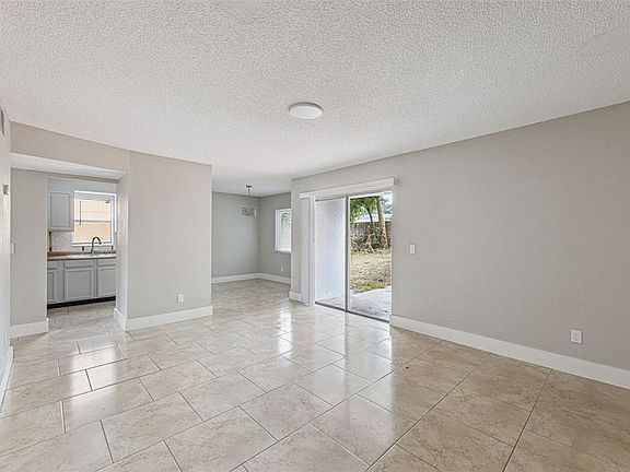 2nd image of 46 N FAIRFAX AVENUE