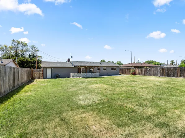 2424 Crater Lake Ave, Medford, OR 97504