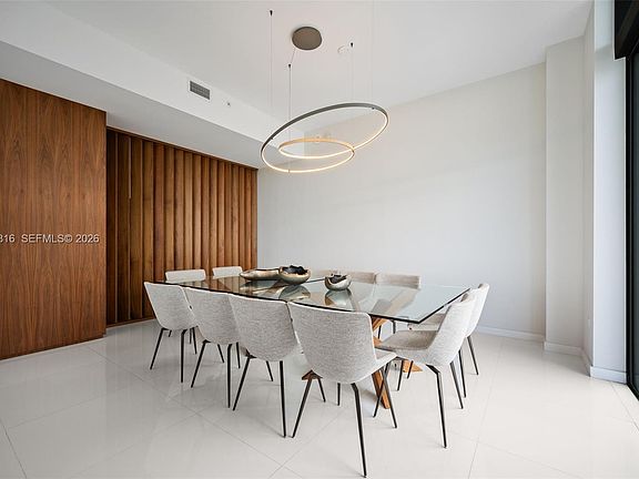 5th image of 88 SW 7th St #Penthouse 4301