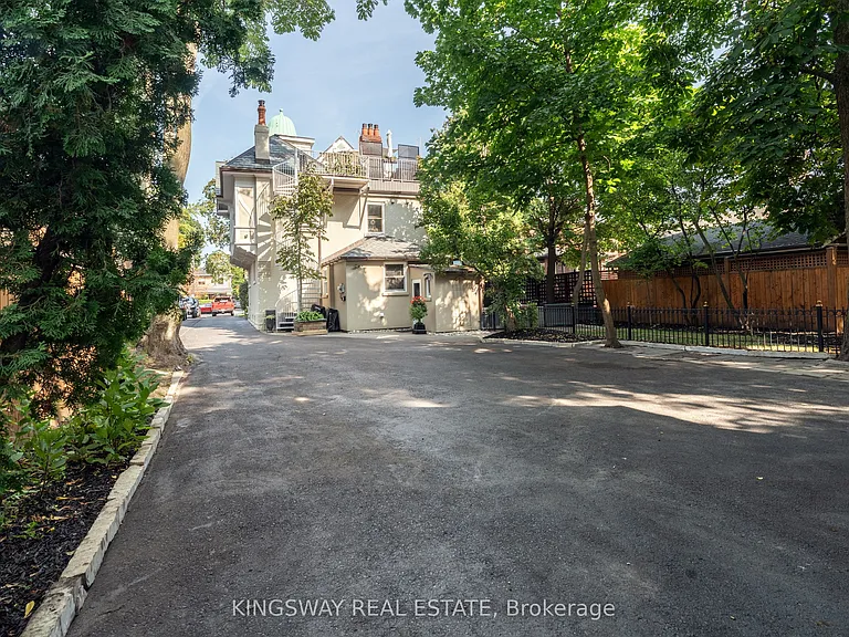 166 High Park Ave — Photo 41