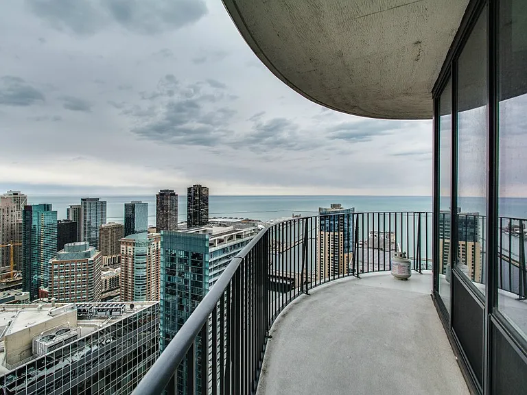 225 N Columbus Dr #5510 — Photo 12