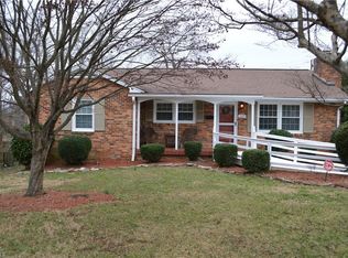 1650 Sandersted Rd, Winston Salem, NC 27103