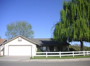 2155 Willow Glen Dr, Anderson, CA 96007