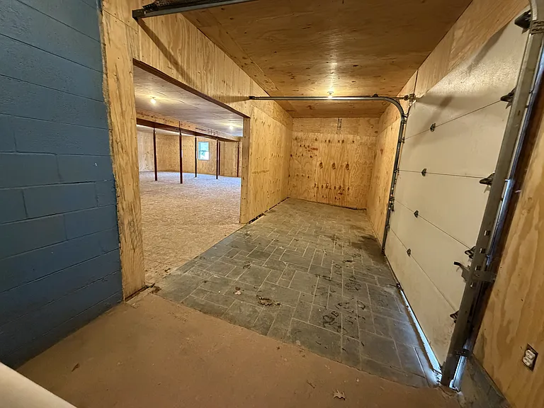 11001 York Rd — Photo 14