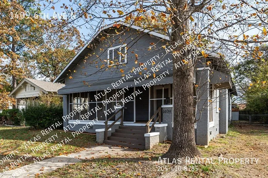 Stunning Newly Renovated 3-Bedroom, 2-Bath Home Don't Miss This Opportunity! — Photo 2