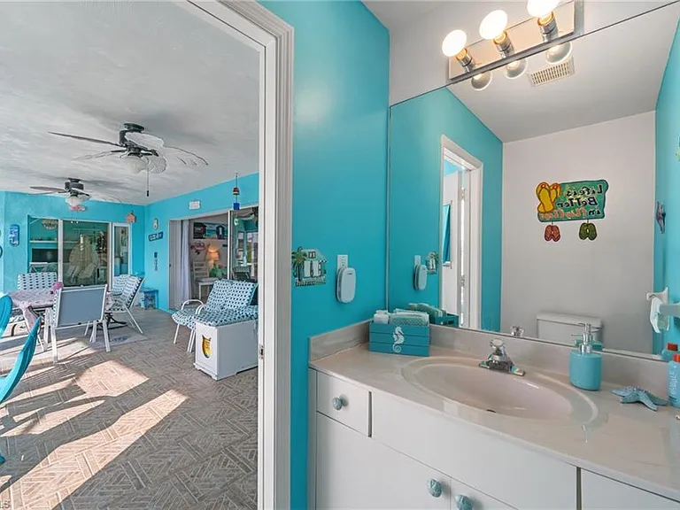 1408 SW 23rd St — Photo 36