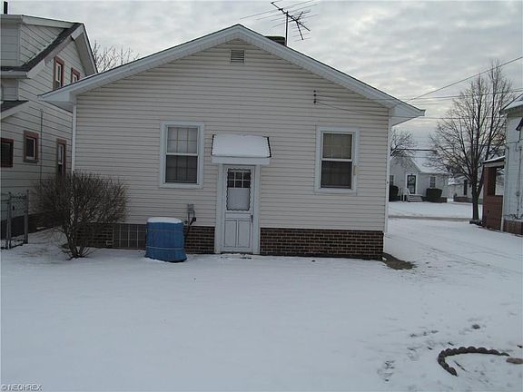 4th image of 19507 Shawnee Ave