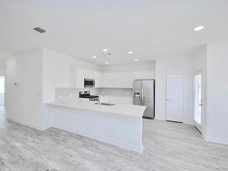 10307 Norshire Ln — Photo 6