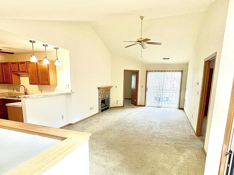 Stone Creek Apartments — Photo 29