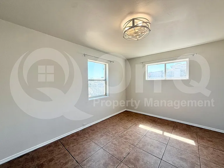 3026 W Pierce St — Photo 18