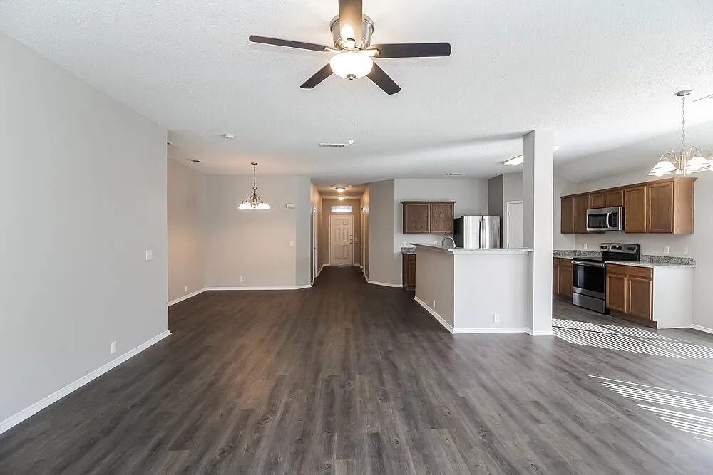 3 bed, 2.0 bath, 1777 sqft, $2,235 — Photo 4