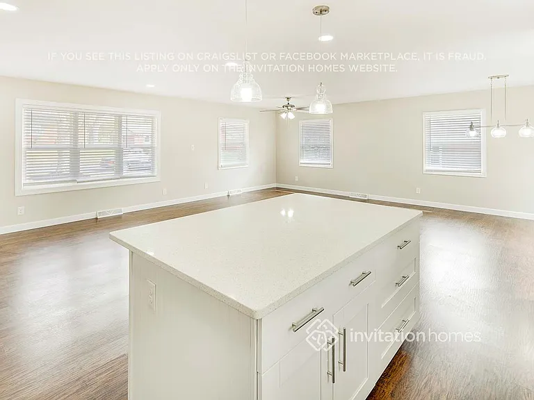 4240 Winedale Ln — Photo 16