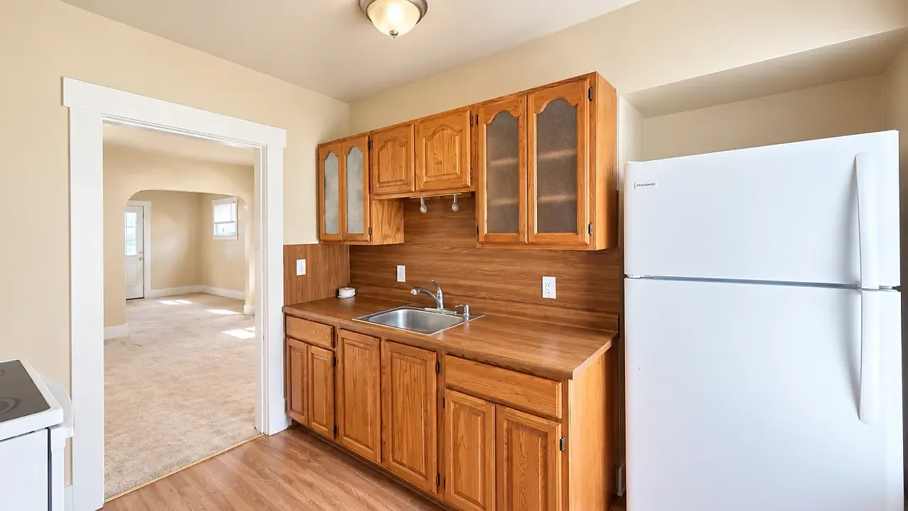 2 bed, 1080 sqft, $900 — Photo 3
